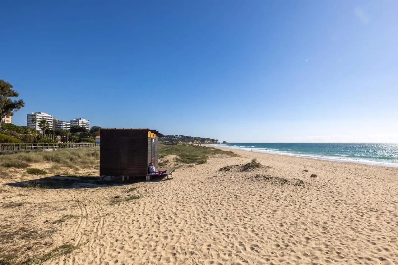 Torralta Oceanfront Luxury Apartment Алвор