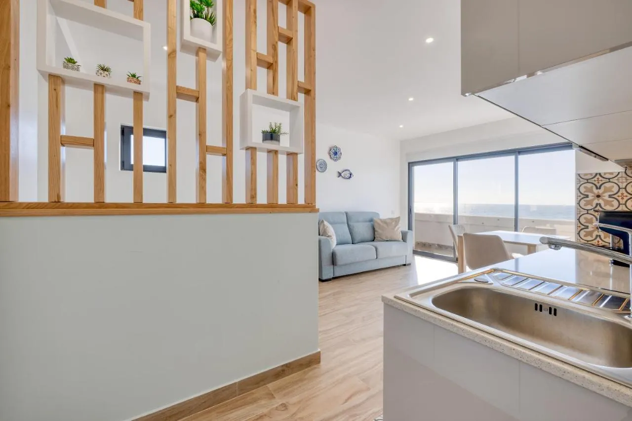 Torralta Oceanfront Luxury Apartment Алвор